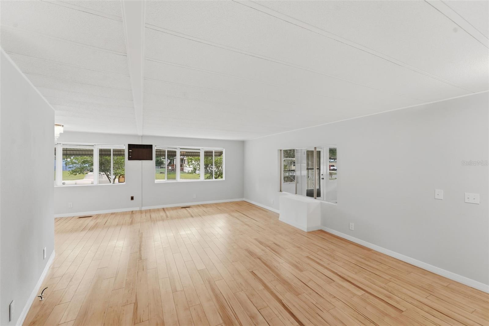 4128 Woodland Cir Property Photo 15