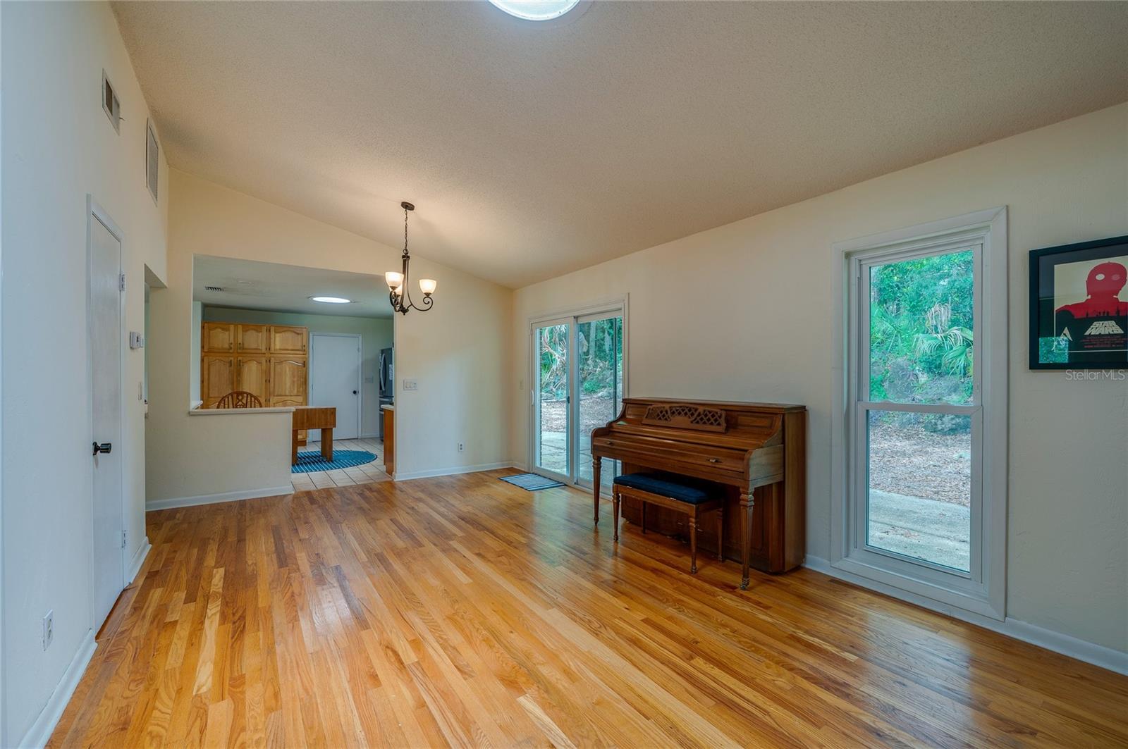 7 Waterfront Ct Property Photo 8
