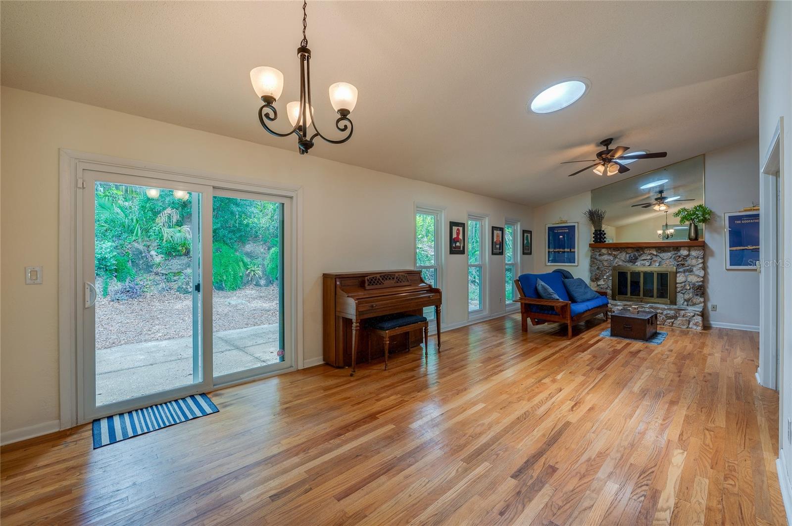 7 Waterfront Ct Property Photo 10