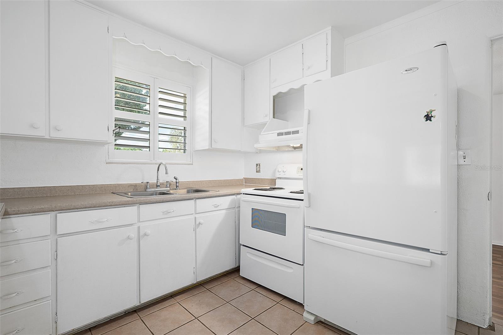 183 Hernandez Ave Property Photo 11