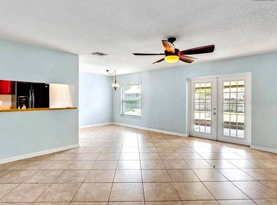 120 Bent Oak Ct Property Photo 3