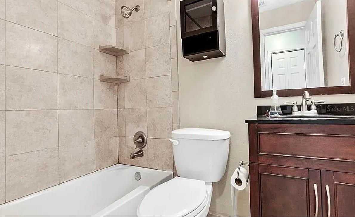 120 Bent Oak Ct Property Photo 16