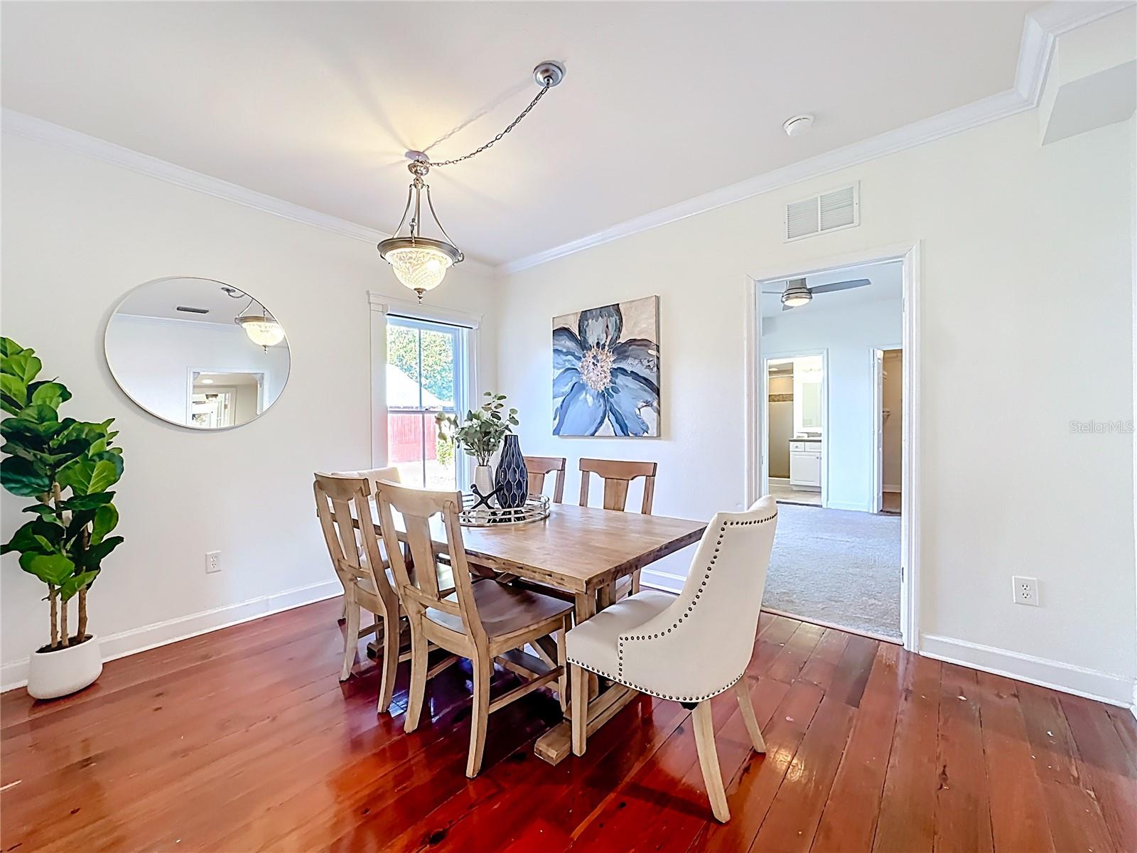 1148 N Grandview St Property Photo 11