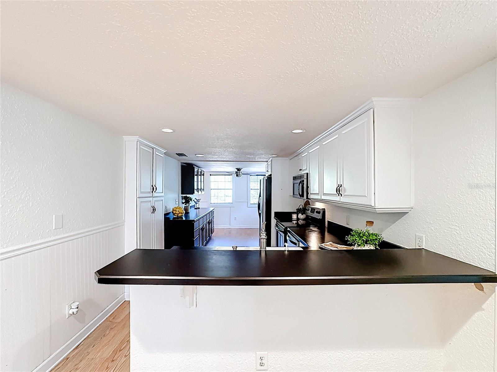 1148 N Grandview St Property Photo 15