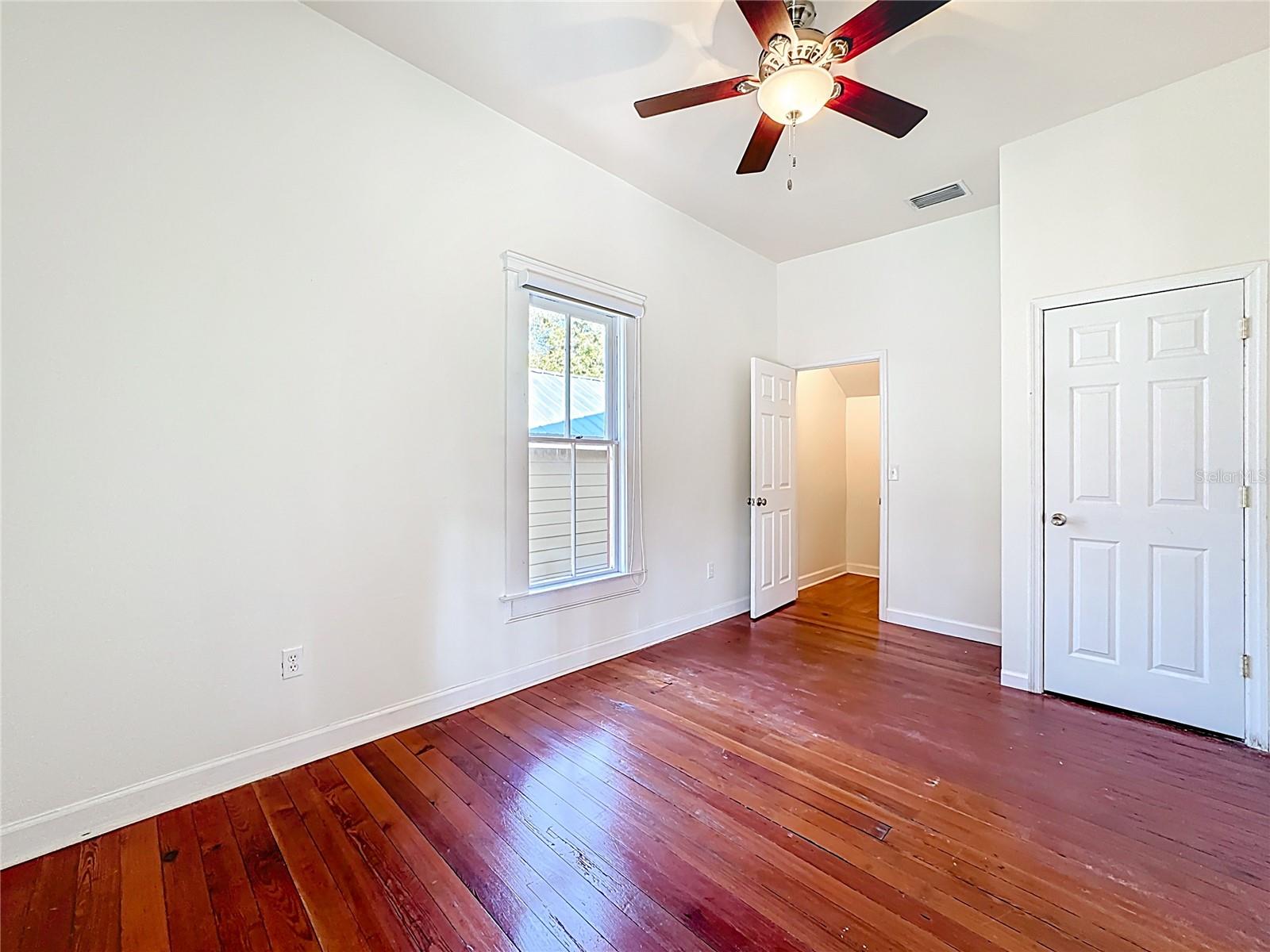 1148 N Grandview St Property Photo 28