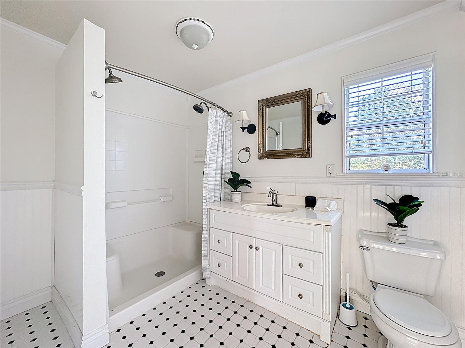 1148 N Grandview St Property Photo 45