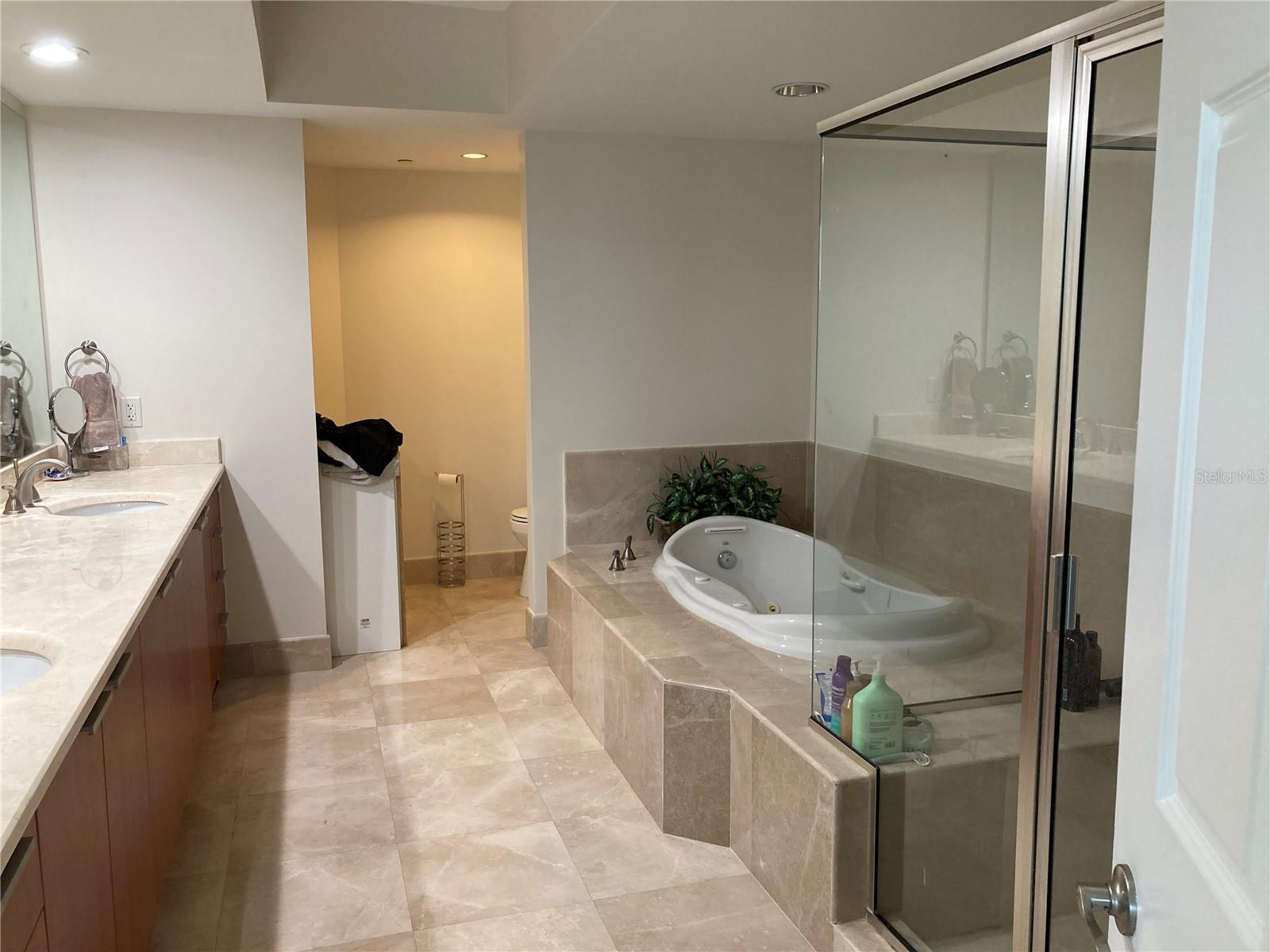 231 Riverside Dr #1504-1 Property Photo 8