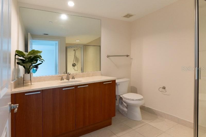 231 Riverside Dr #1504-1 Property Photo 25