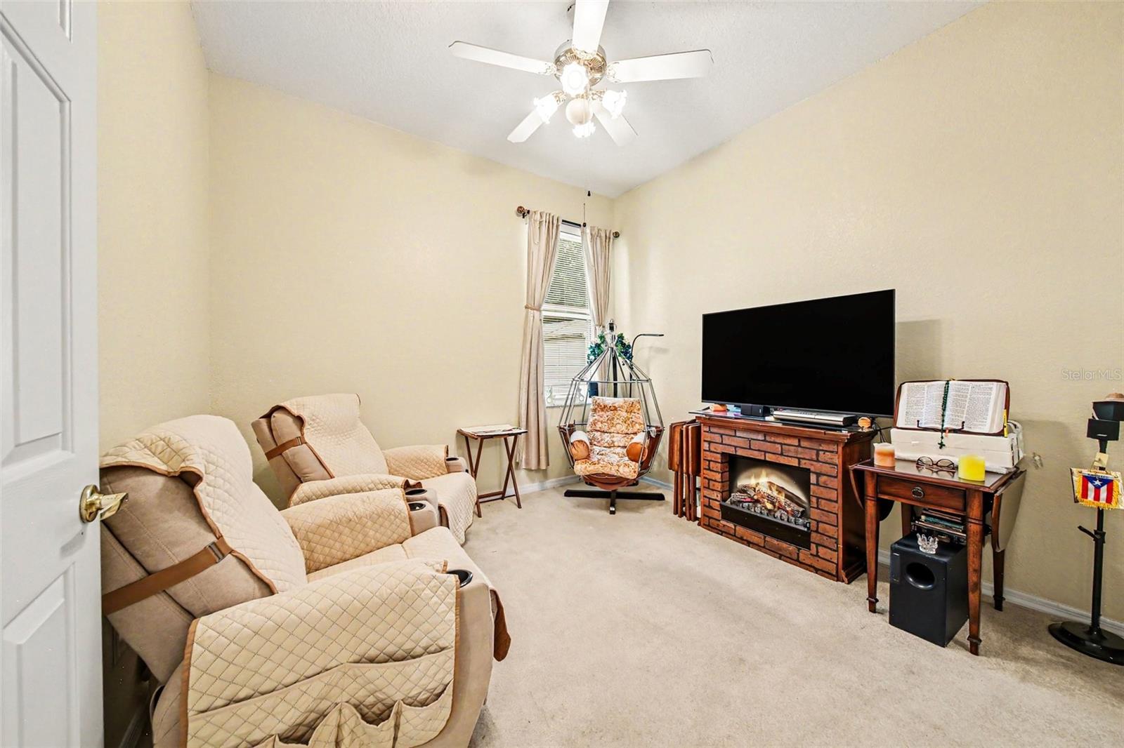 72 White Star Dr Property Photo 24