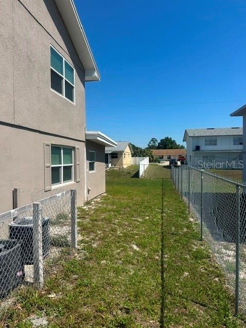 112 Caribbean St Property Photo 4