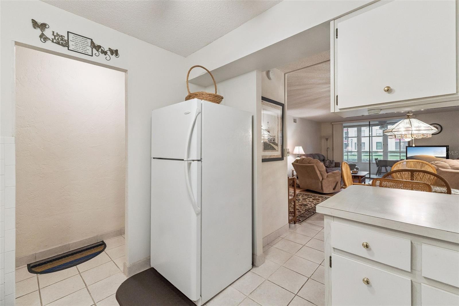 325 Wilder Blvd #103 Property Photo 6