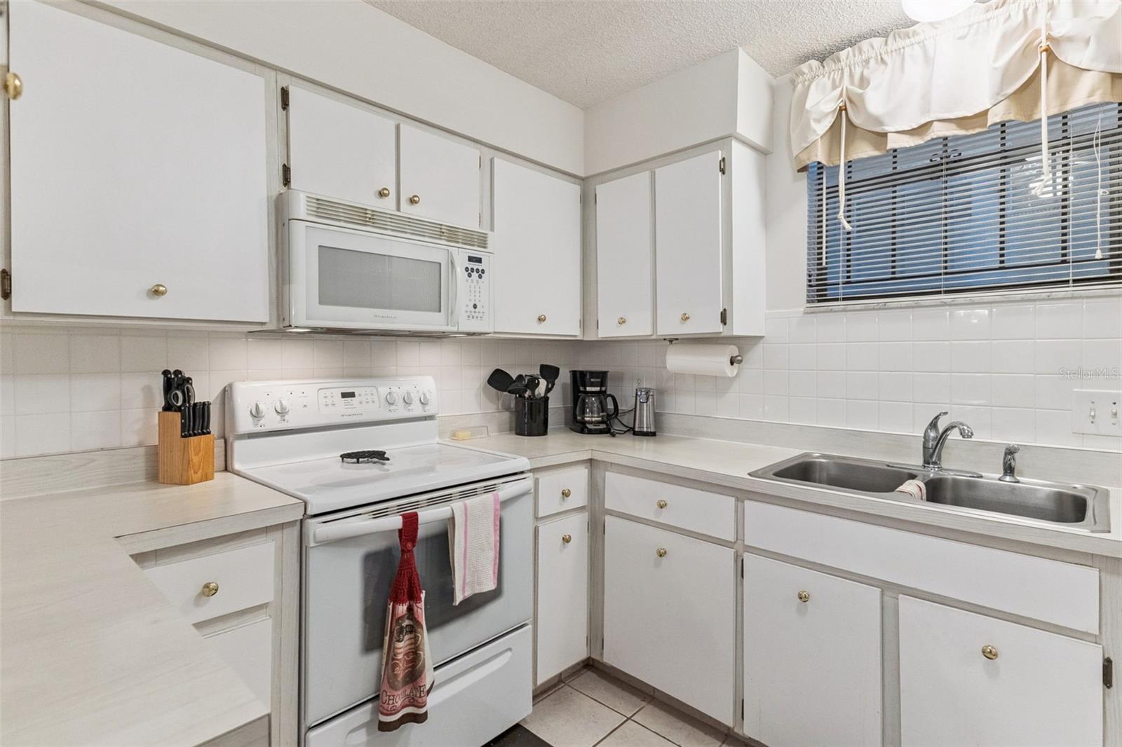 325 Wilder Blvd #103 Property Photo 7