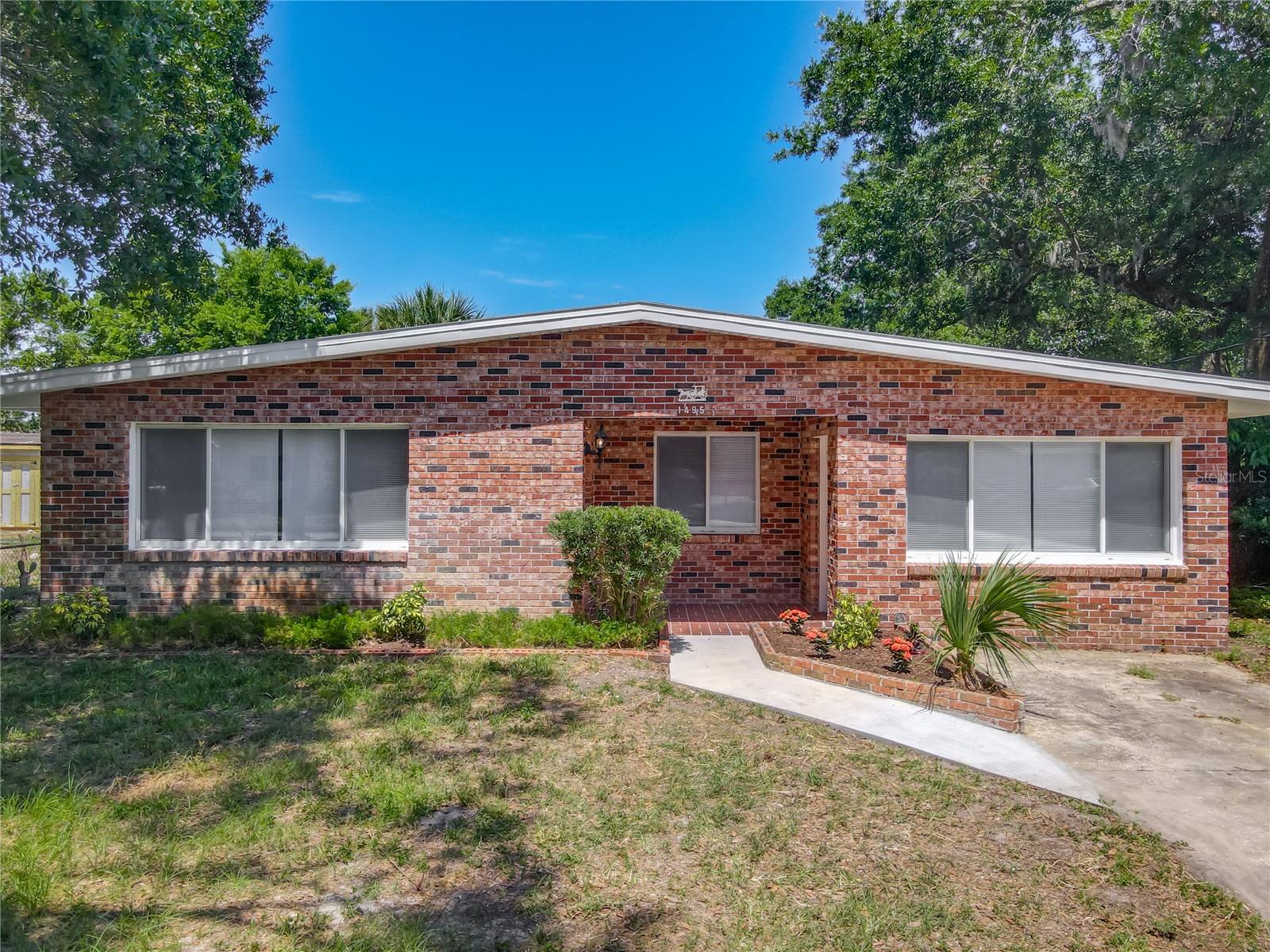 1495 Granada Ave Property Photo 1