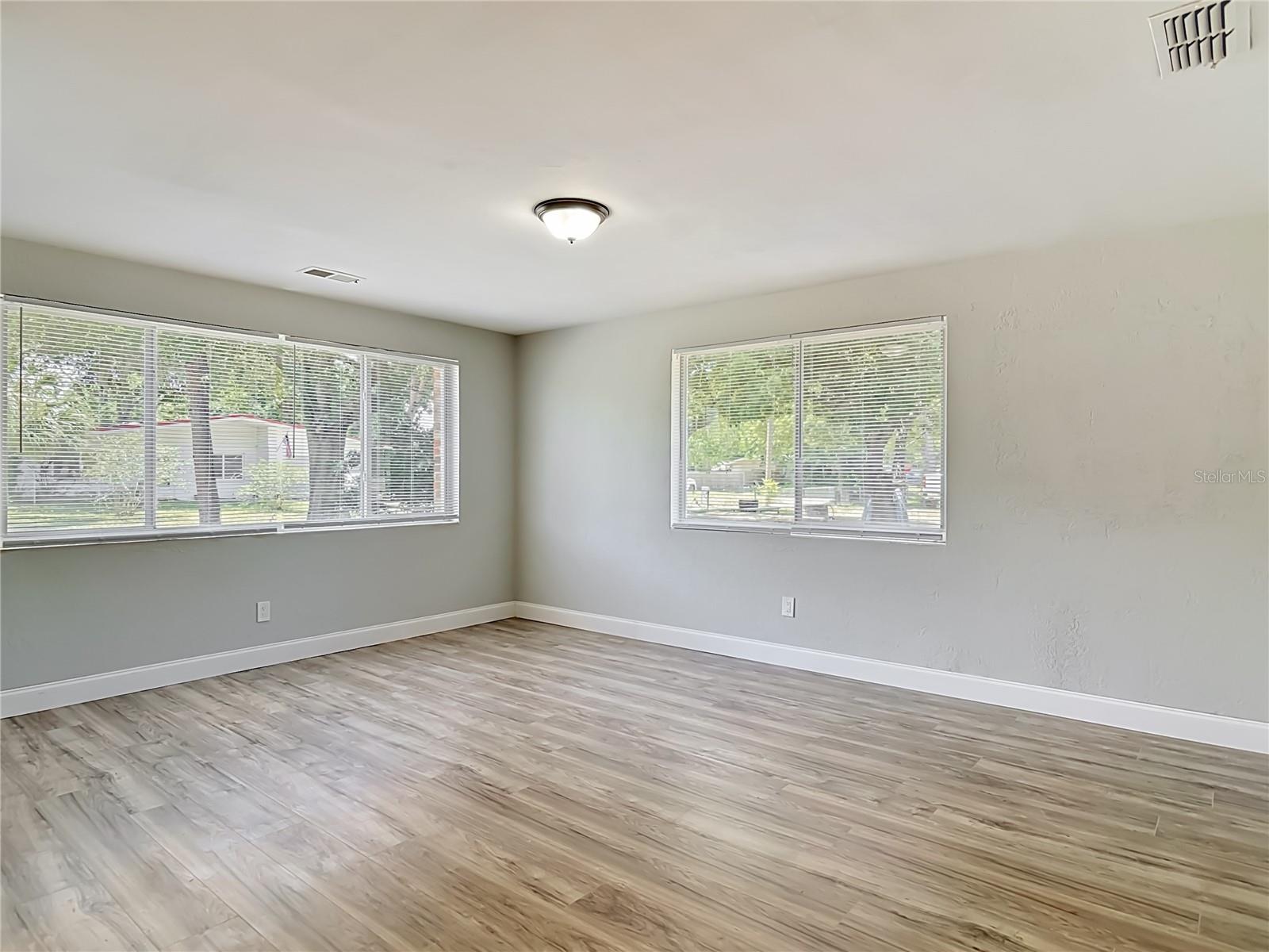1495 Granada Ave Property Photo 4