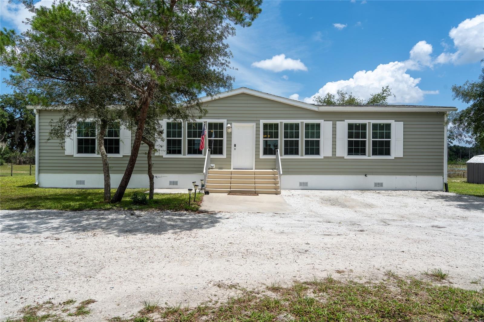 2351 Adelia Blvd Property Photo
