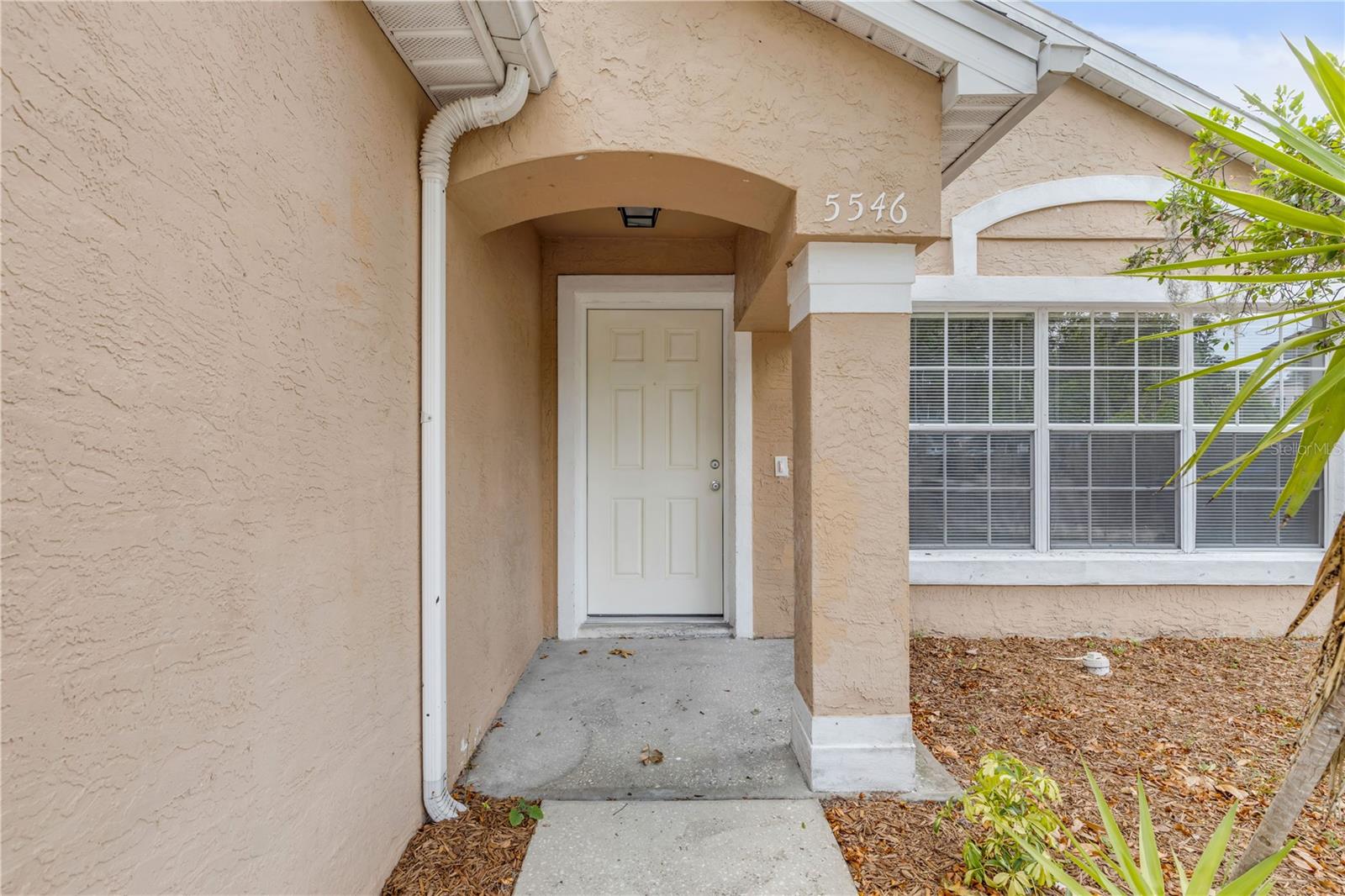 5546 Regal Oak Cir Property Photo 3