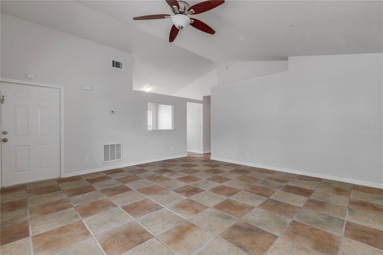 5546 Regal Oak Cir Property Photo 6