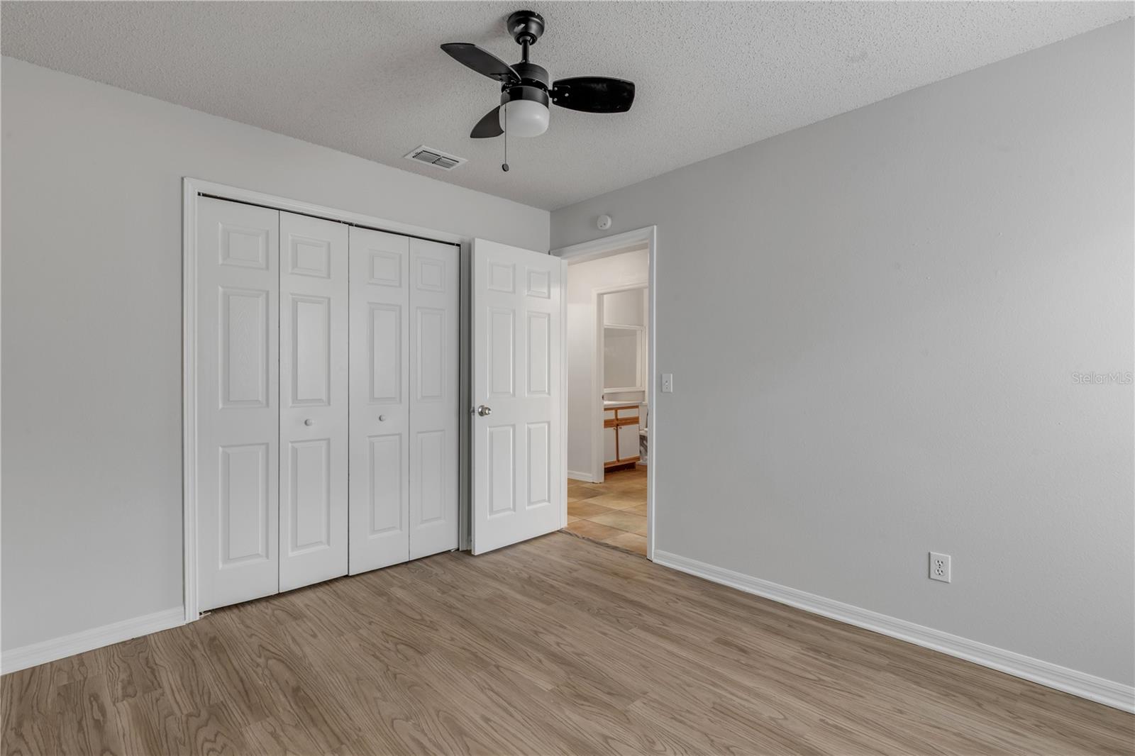 5546 Regal Oak Cir Property Photo 12