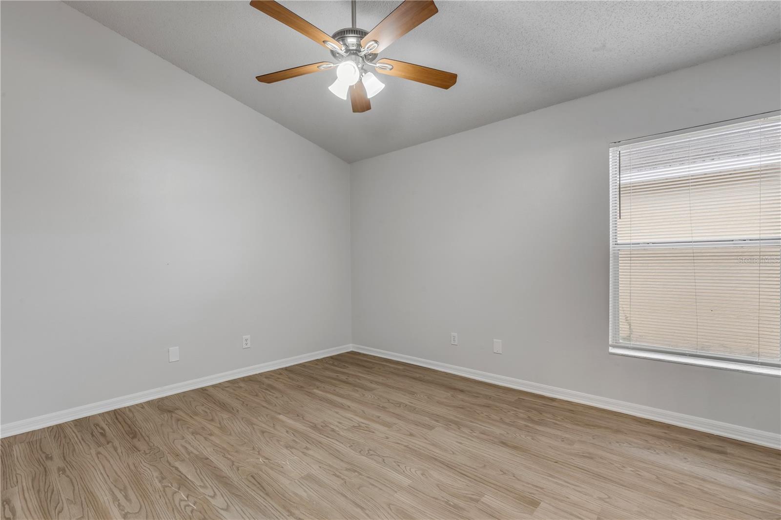 5546 Regal Oak Cir Property Photo 16