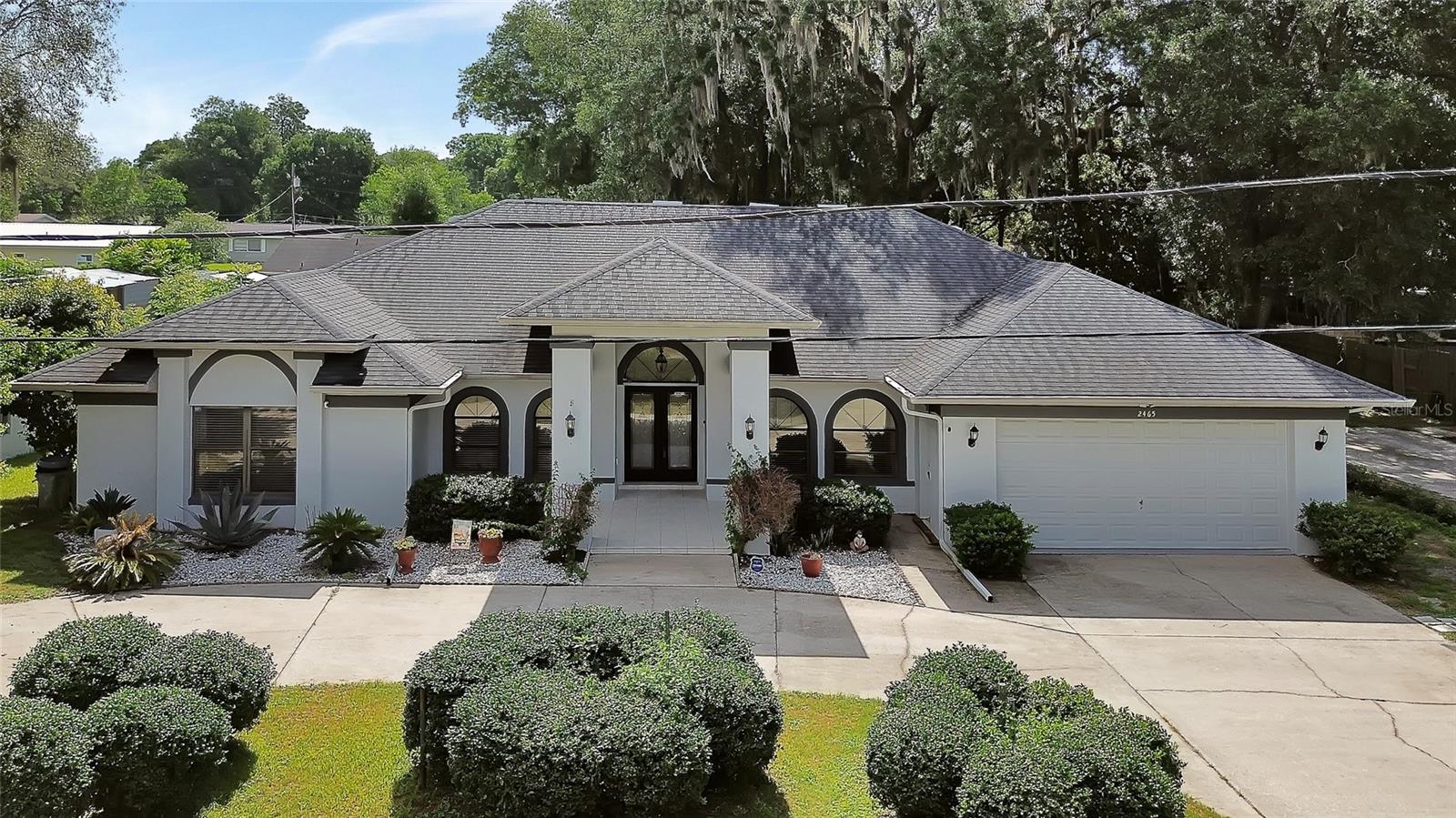 2465 Royal Rd Property Photo 1