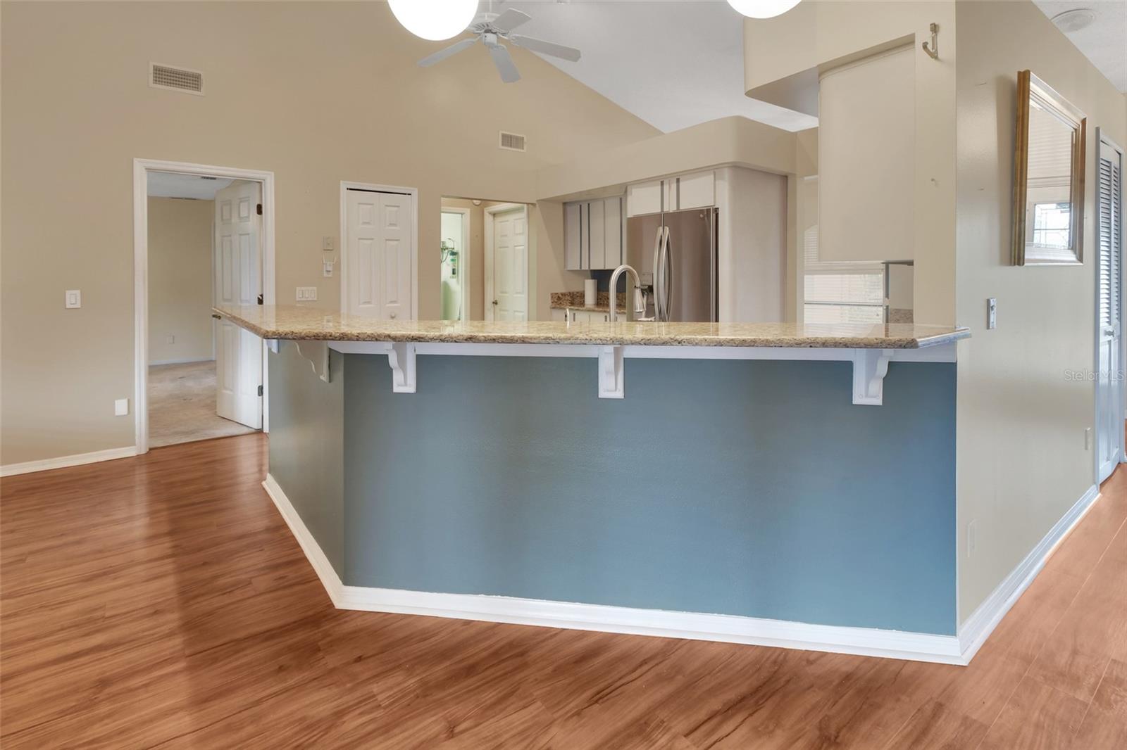 2465 Royal Rd Property Photo 10