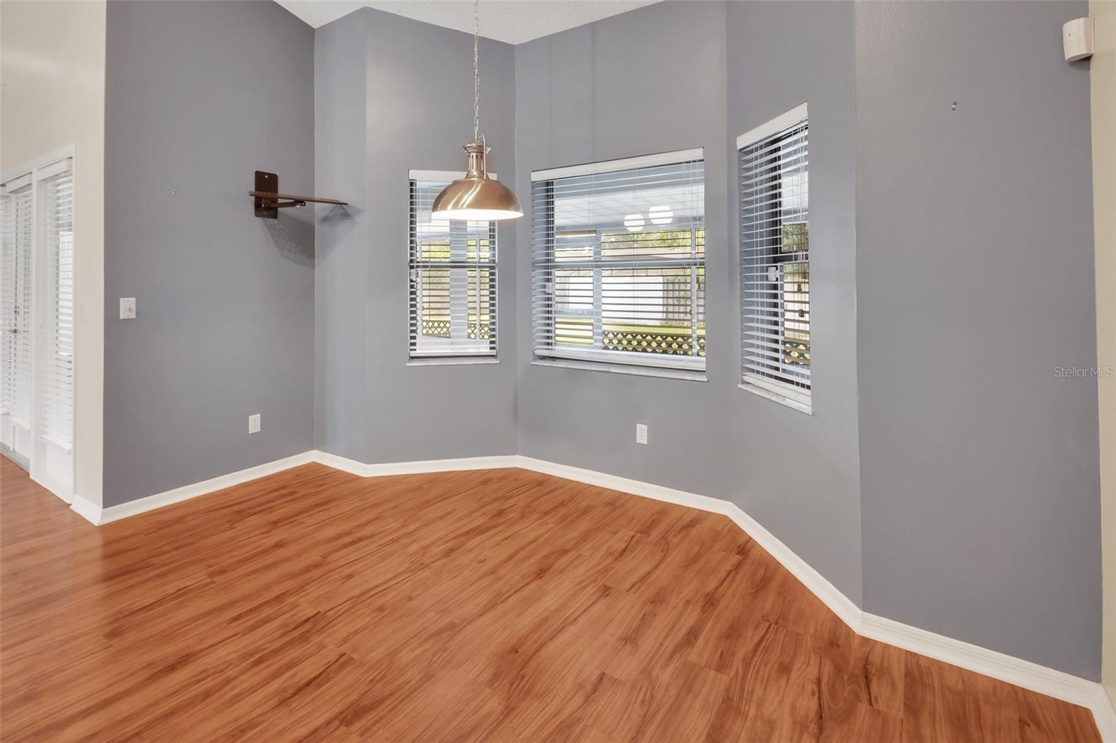 2465 Royal Rd Property Photo 14