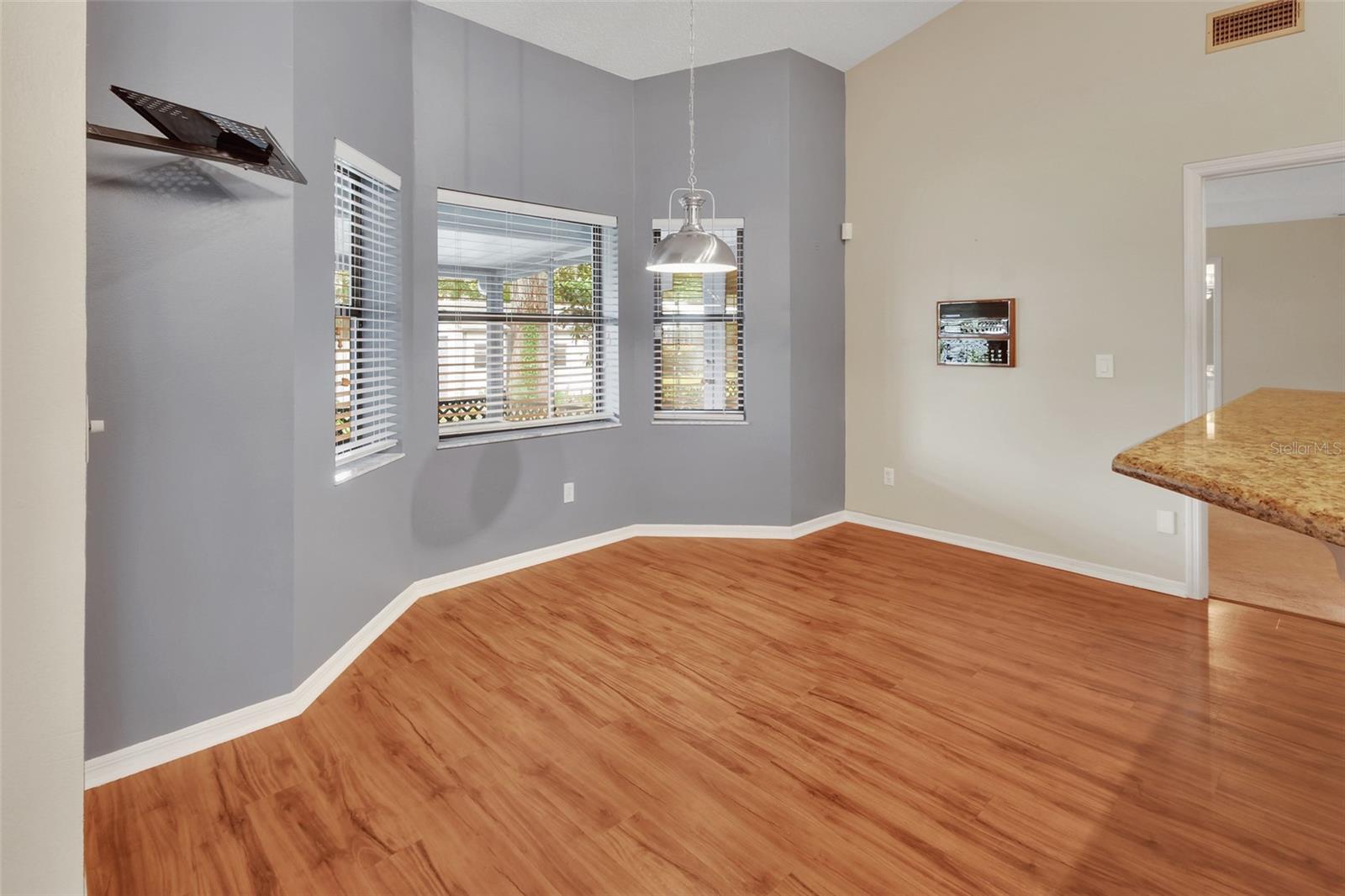 2465 Royal Rd Property Photo 16