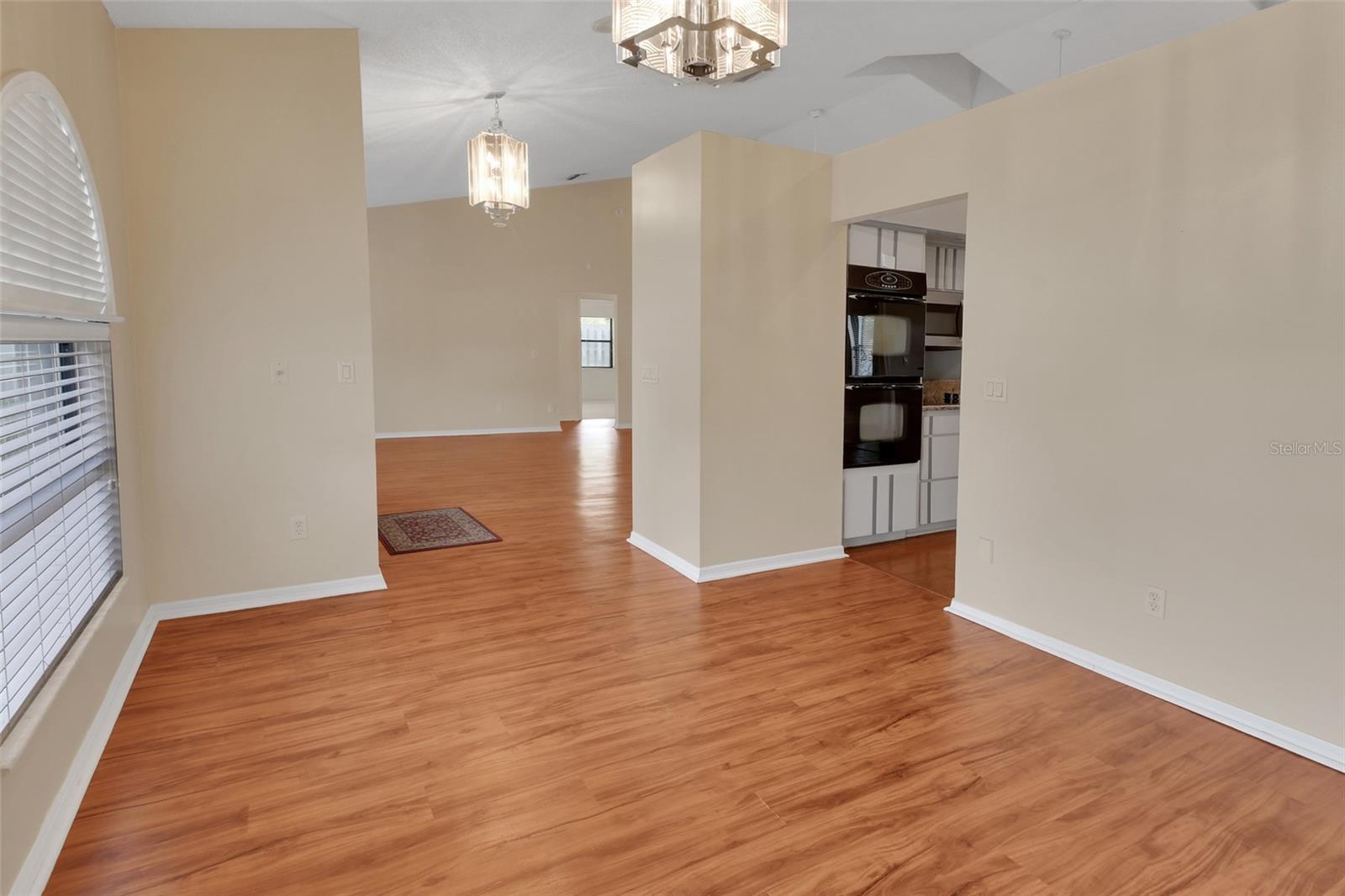 2465 Royal Rd Property Photo 20