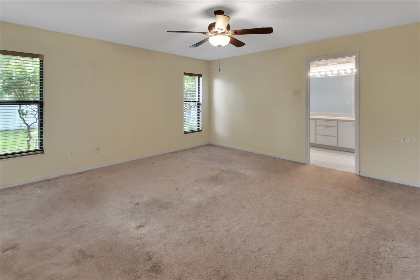 2465 Royal Rd Property Photo 21