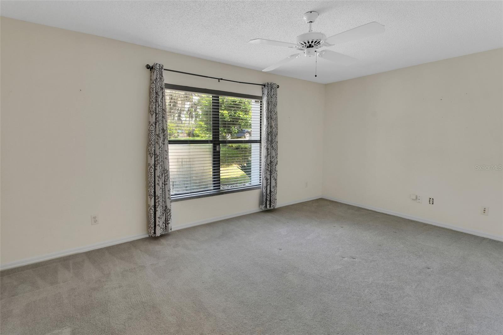 2465 Royal Rd Property Photo 30