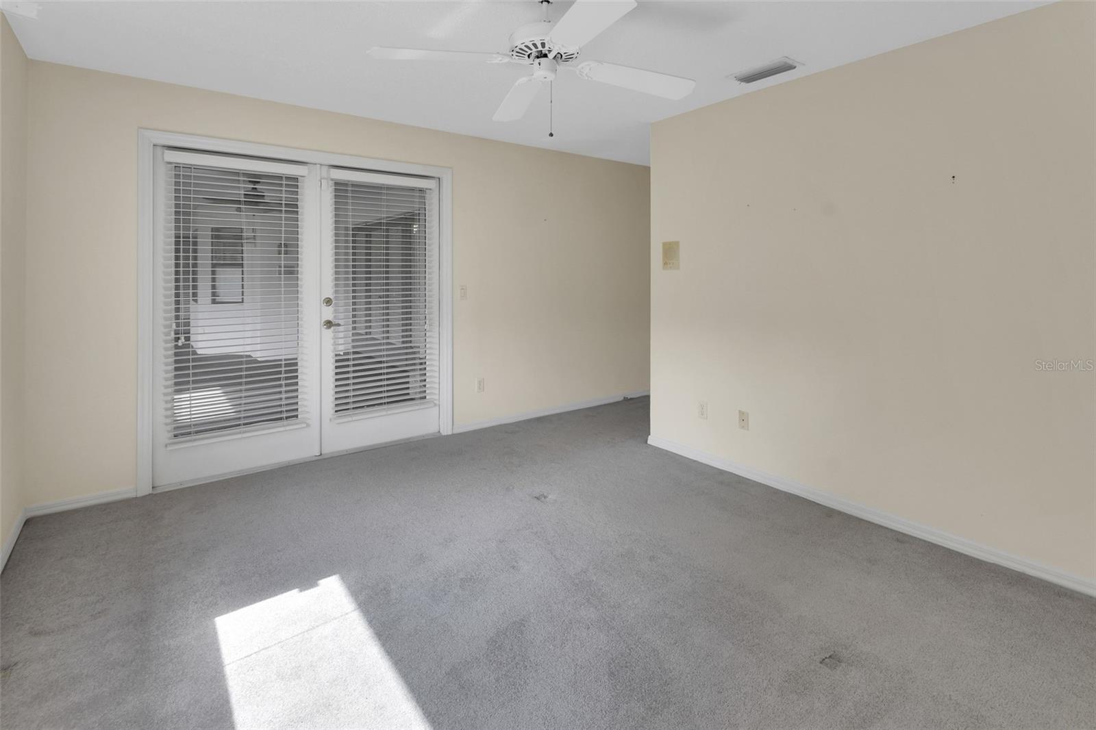 2465 Royal Rd Property Photo 37
