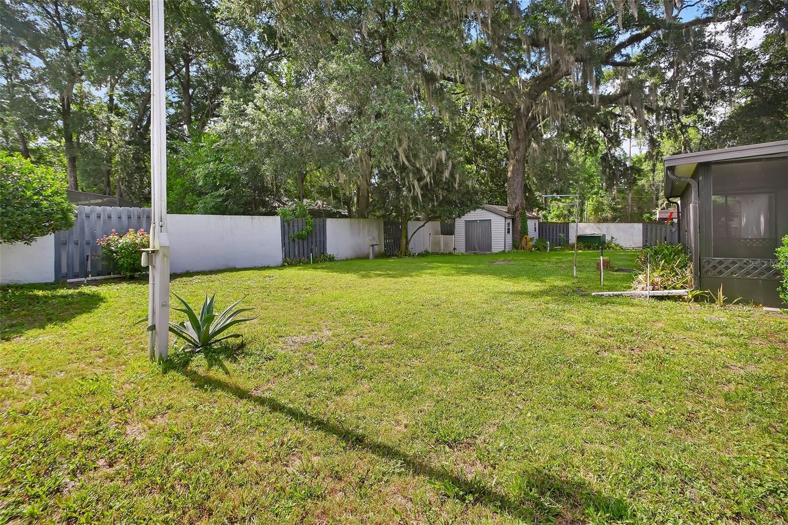 2465 Royal Rd Property Photo 44
