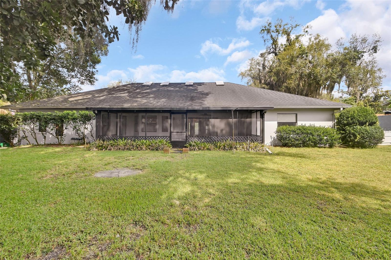 2465 Royal Rd Property Photo 45