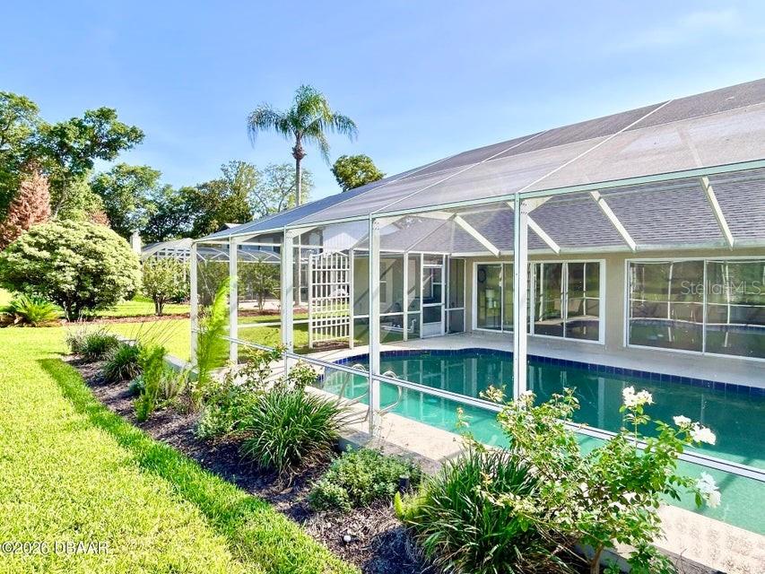123 Rio Pinar Dr Property Photo 3