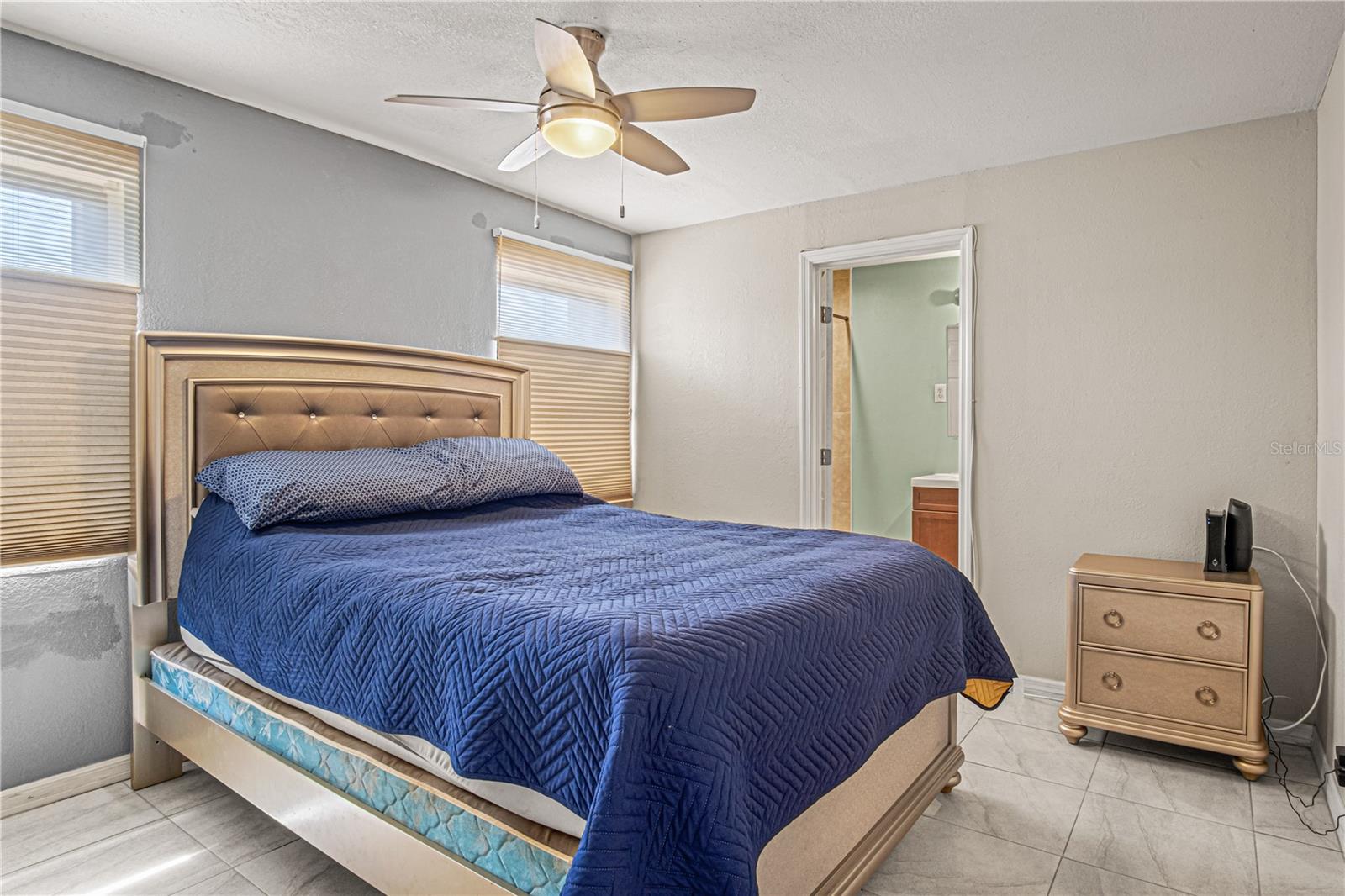 4588 Parker Ave Property Photo 4