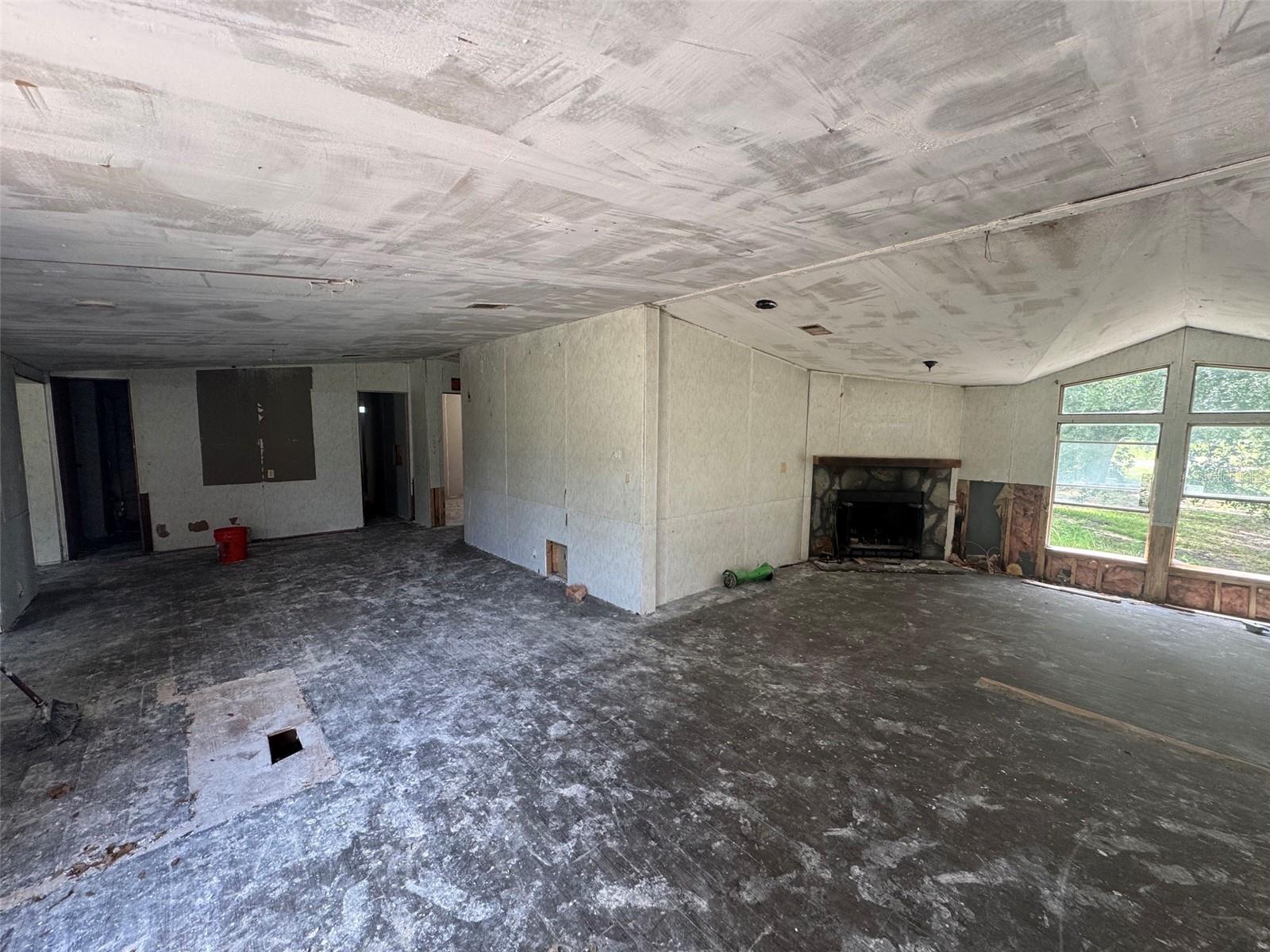 38045 County Road 439 Property Photo 8