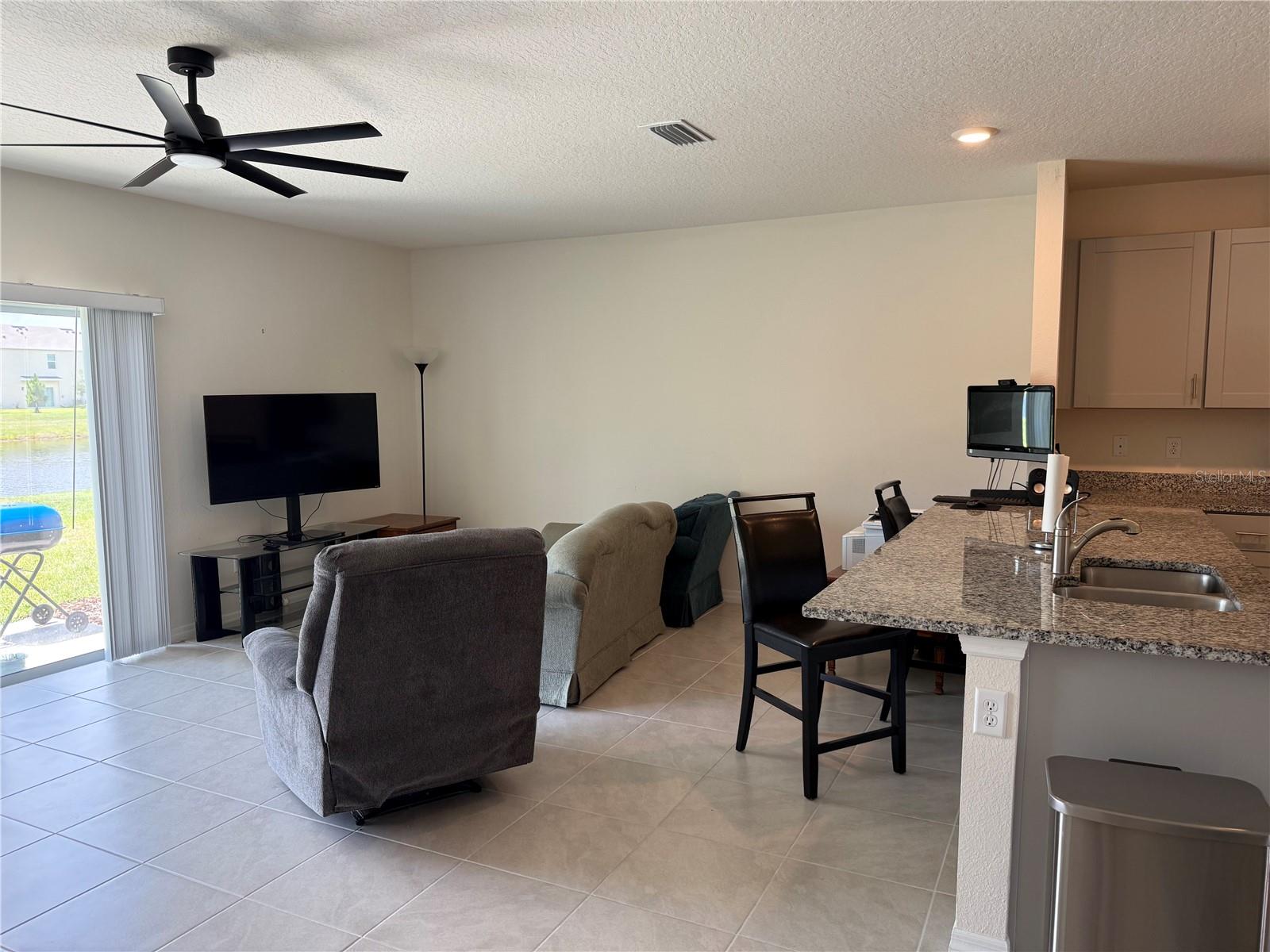 2730 Silver Canoe Dr Property Photo 5