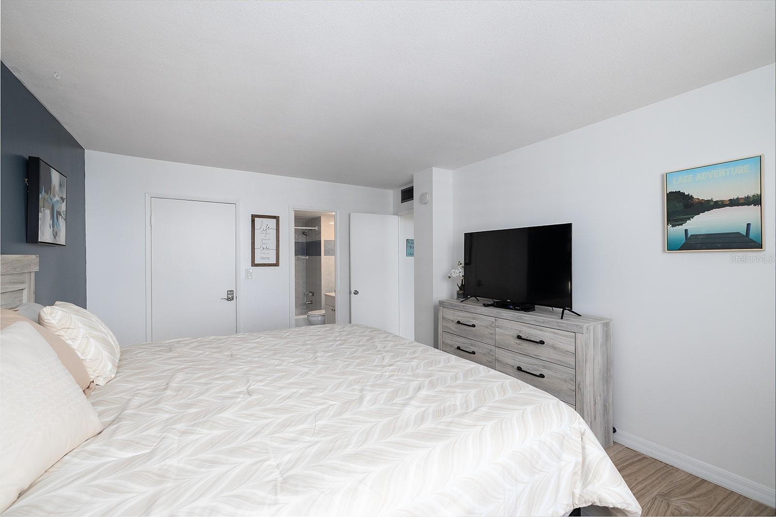 2800 N Atlantic Ave #1401 Property Photo 17