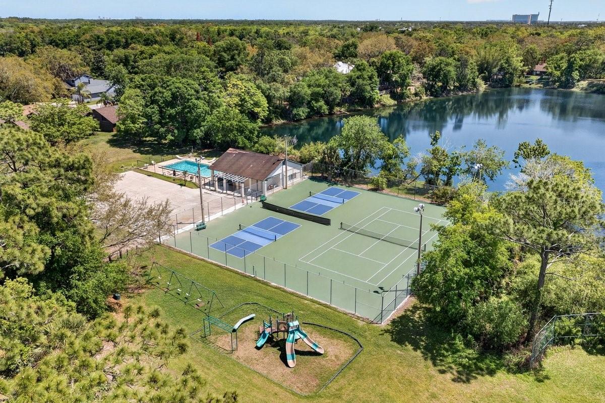 302 Gatewood Ct Property Photo 40