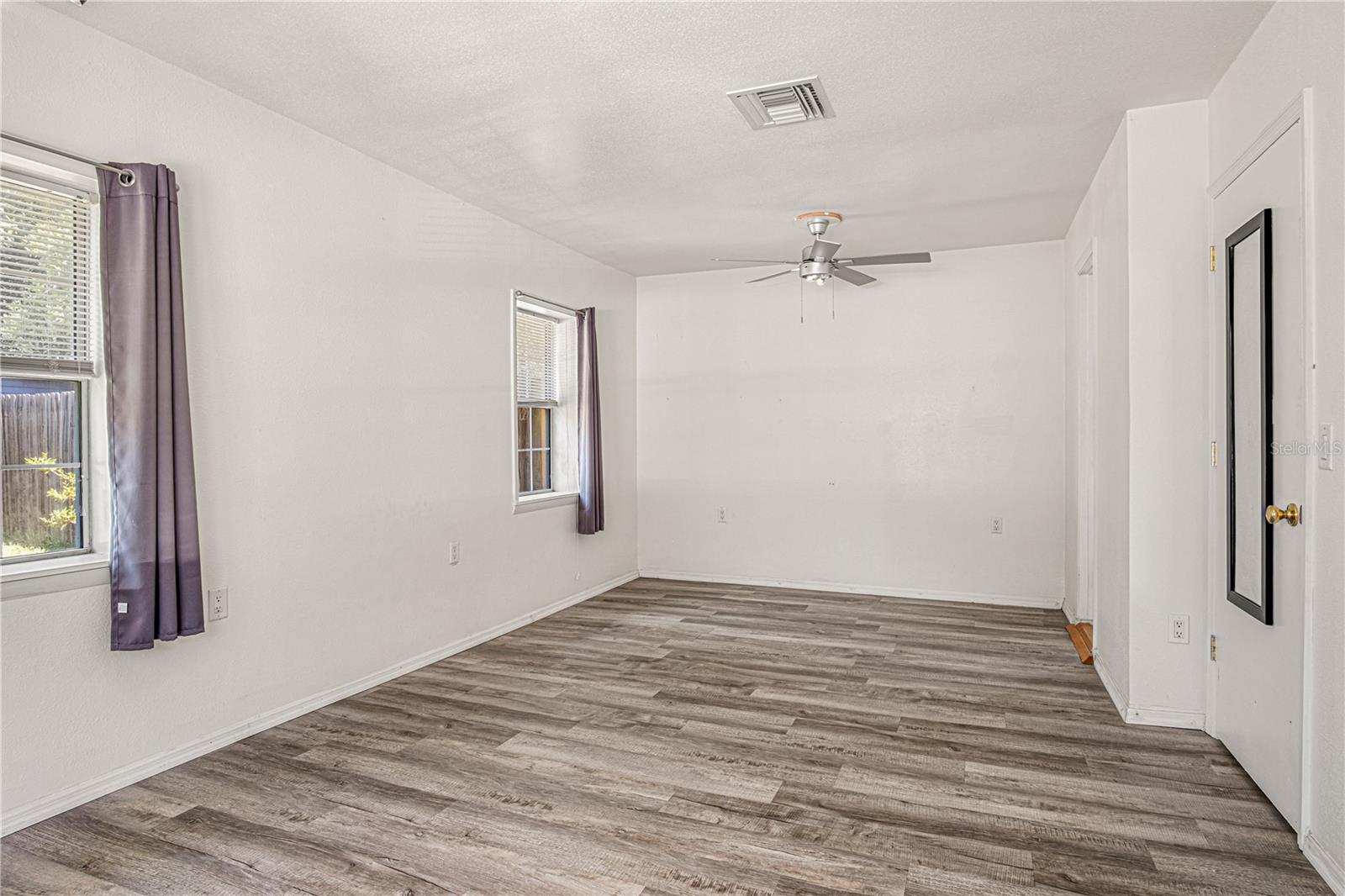3545 Perkins Ave Property Photo 4
