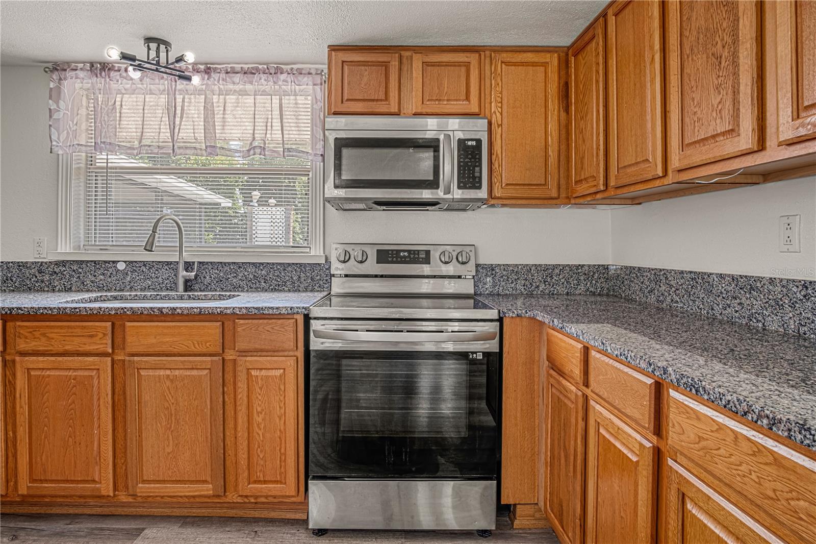 3545 Perkins Ave Property Photo 13