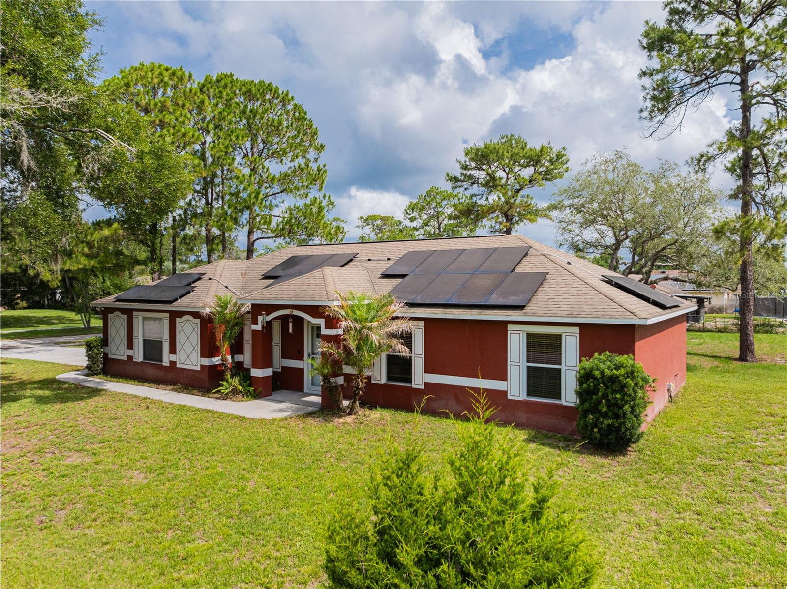 1509 WEST PKWY Property Photo 1