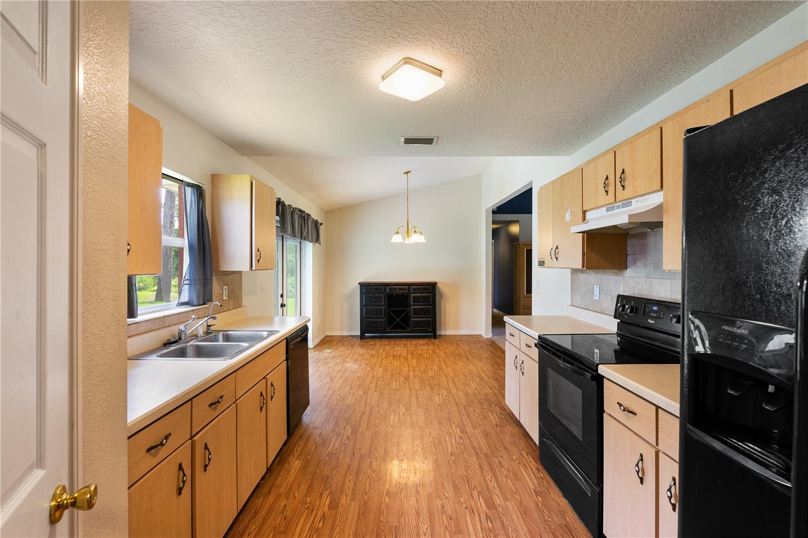 1509 West Pkwy Property Photo 6