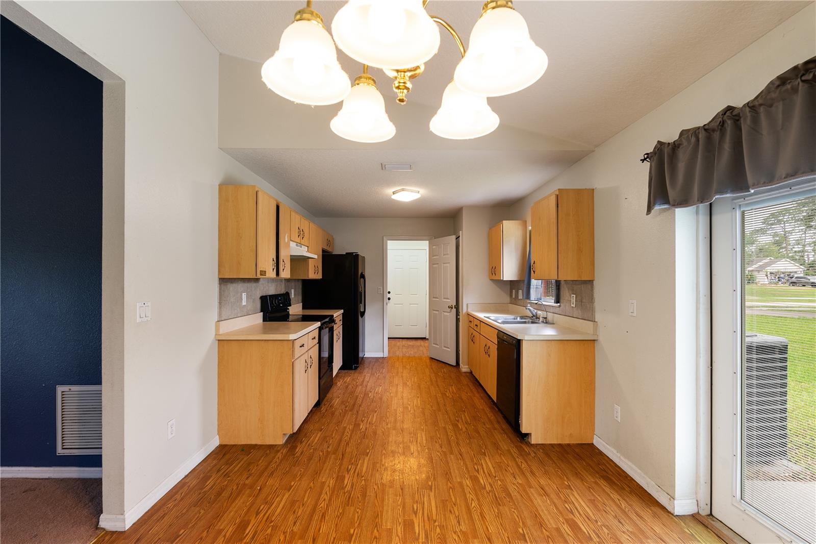 1509 West Pkwy Property Photo 8