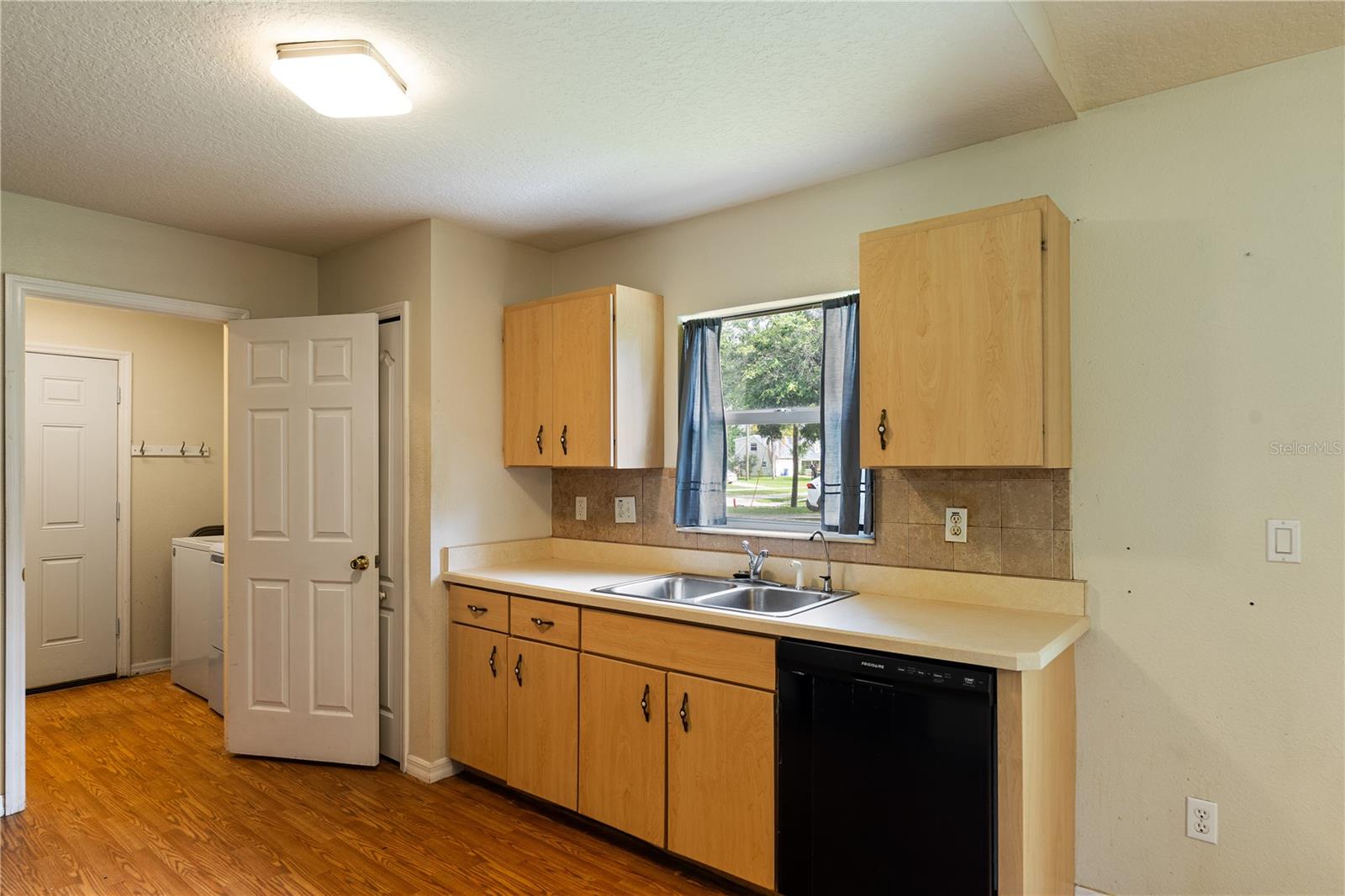 1509 West Pkwy Property Photo 10