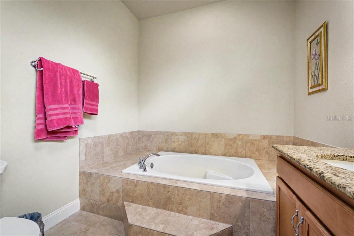 1812 Taylor Rd Property Photo 32
