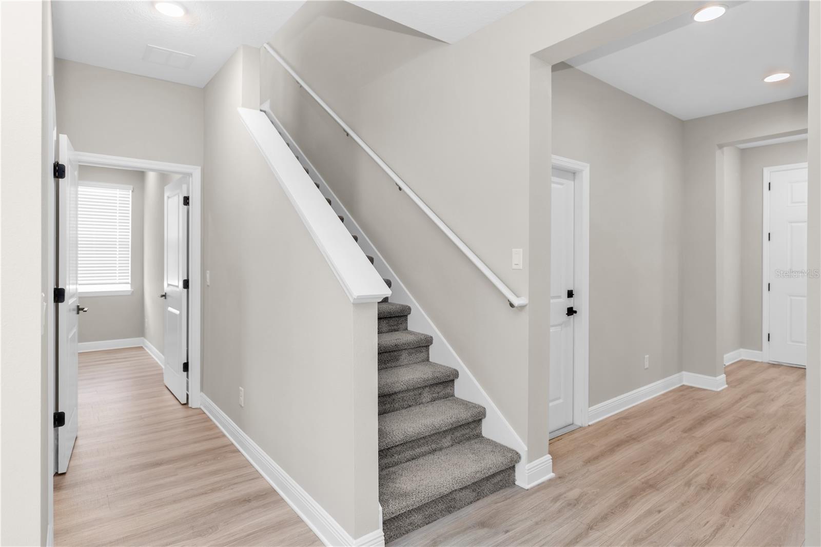 790 Hyperion Dr Property Photo 29