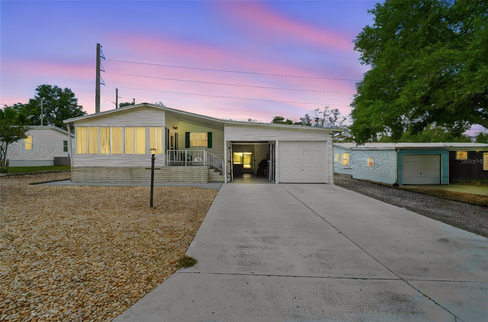 30 Florence Blvd Property Photo 2