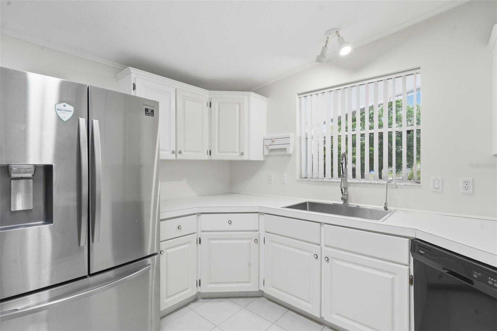 30 Florence Blvd Property Photo 24