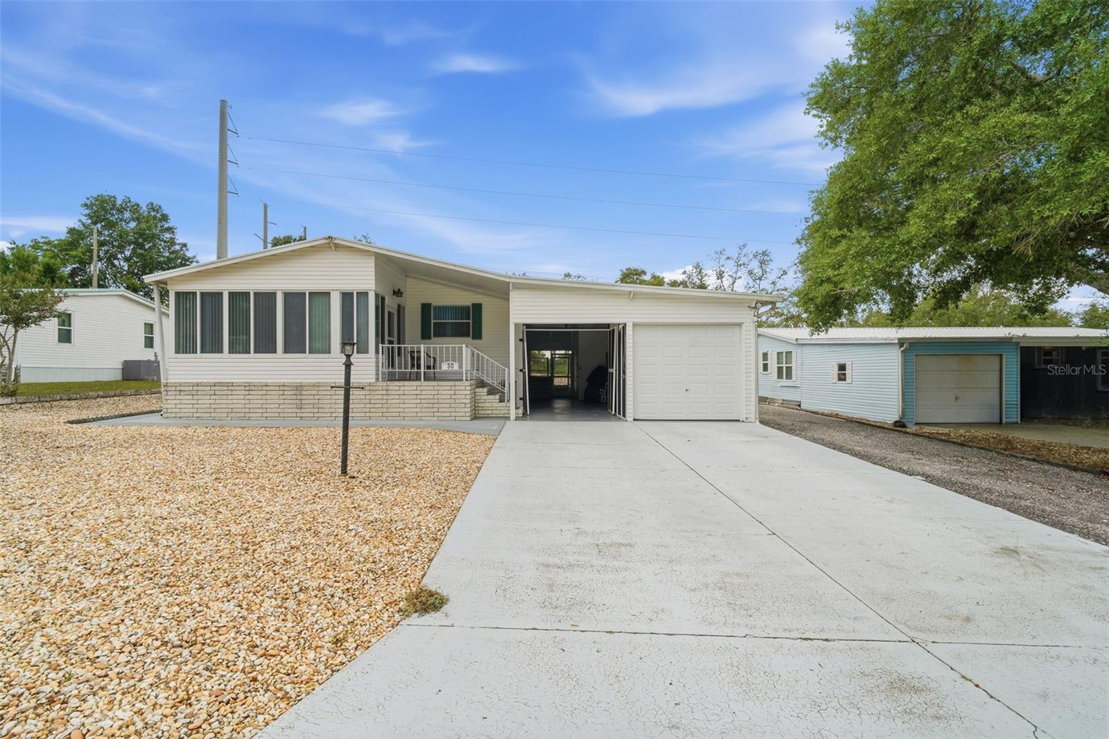V4949483 Property Photo 3